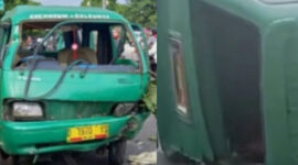 Angkot Cileunyi-Cicaheum Oleng Tabrak Pohon dan Terguling di Cibiru