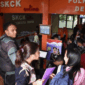 Polres Metro Depok Berbagi 200 Nasi Bungkus untuk Pemohon SKCK