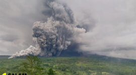 Status Gunung Semeru Naik Awas Erupsi Semburkan Abu 2 Km