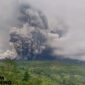 Status Gunung Semeru Naik Awas Erupsi Semburkan Abu 2 Km