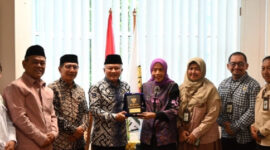 Bupati Kuningan Tekan Kemiskinan, Baznas RI Kucurkan Bantuan Rutilahu dan Modal Tanpa Riba